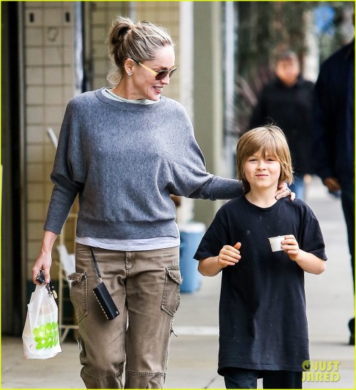 sofia-vergara-i-was-nervous-about-working-with-sharon-stone-02